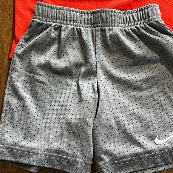 Nike Kids Red Tee and Gray Shorts Set - Picture 3 of 3